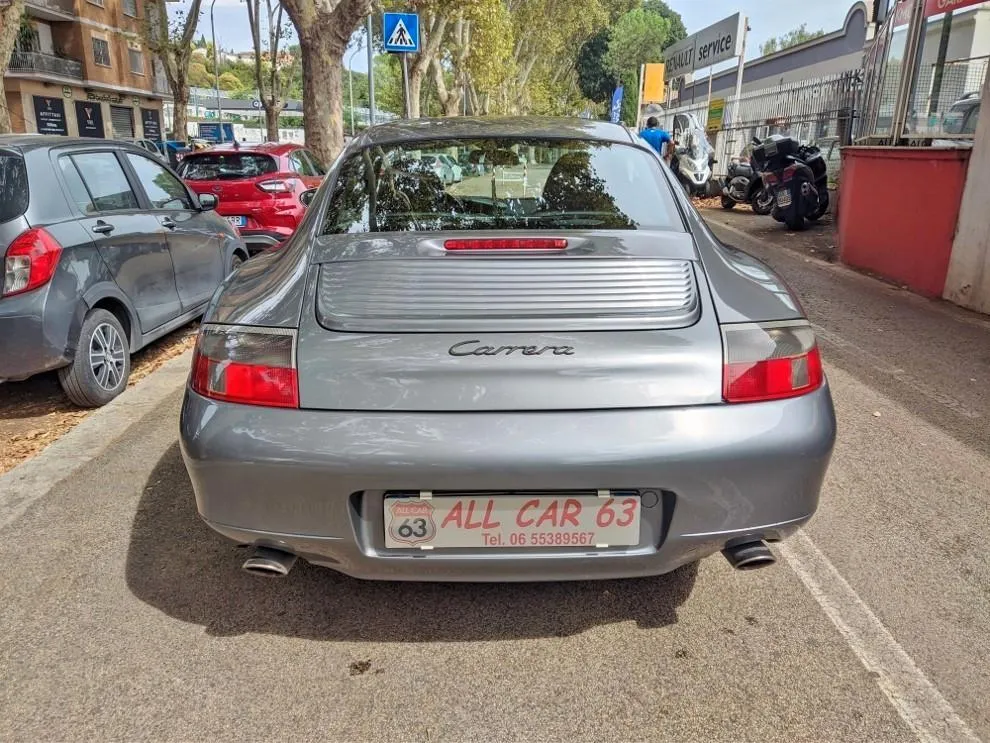 PORSCHE 911 Carrera Coupé Image 4