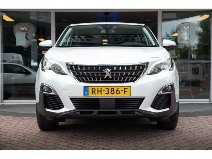 Peugeot 3008 1.2 PureTech Blue Lease Executive  Image 2