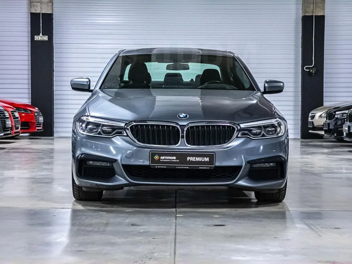 BMW 5-Series Image 4